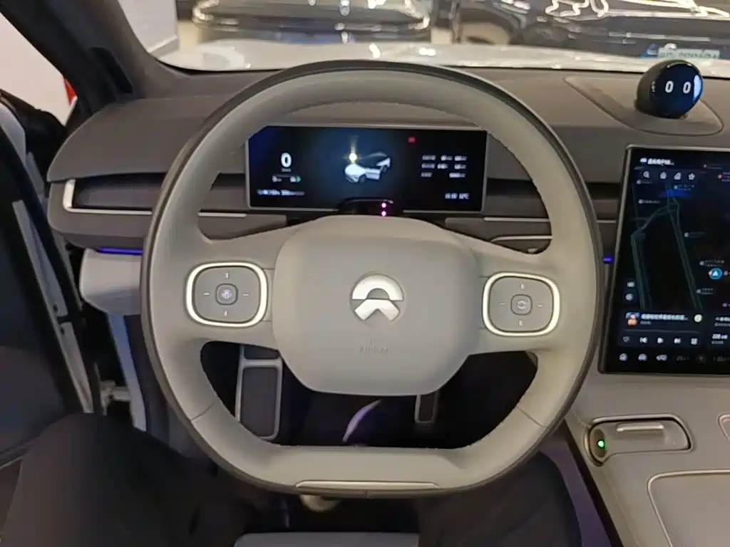 NIO ES8 — миниатюра 11