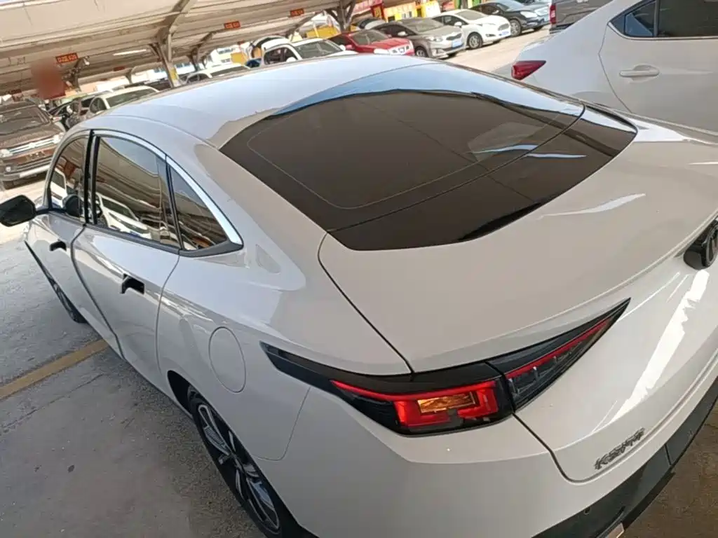 Changan Eado — миниатюра 5