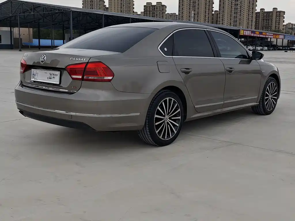 Volkswagen Passat 2015 1.8TSI AT