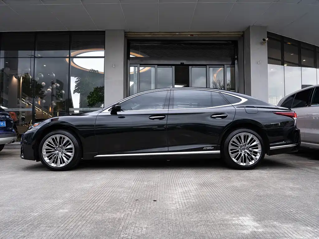 Lexus LS — миниатюра 4