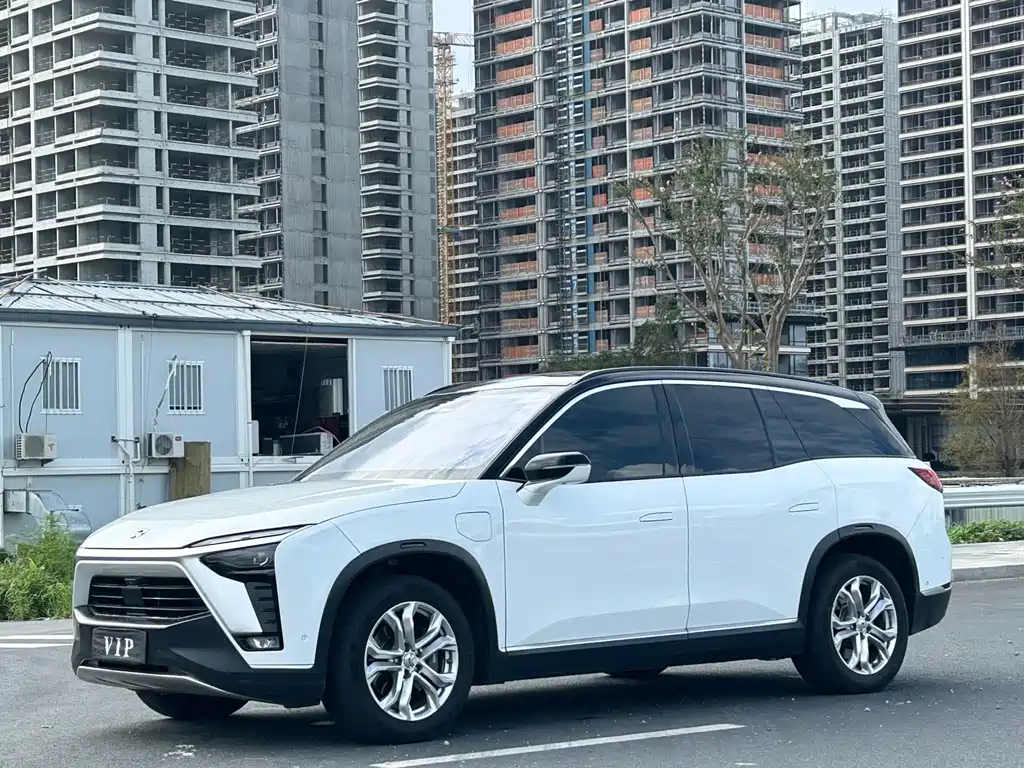 NIO ES8