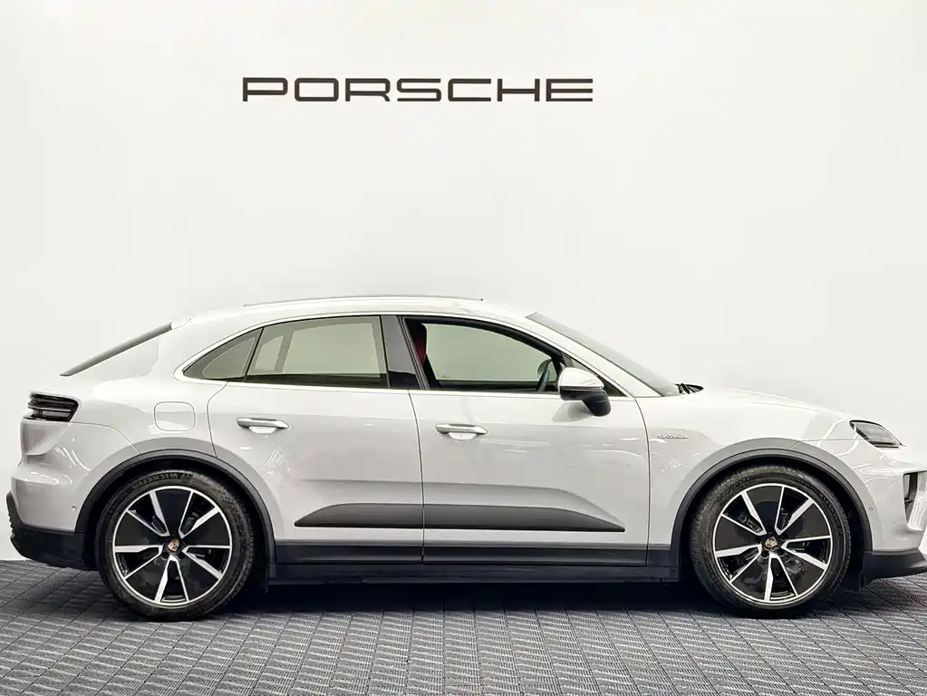 Porsche Macan 2024 Macan 4