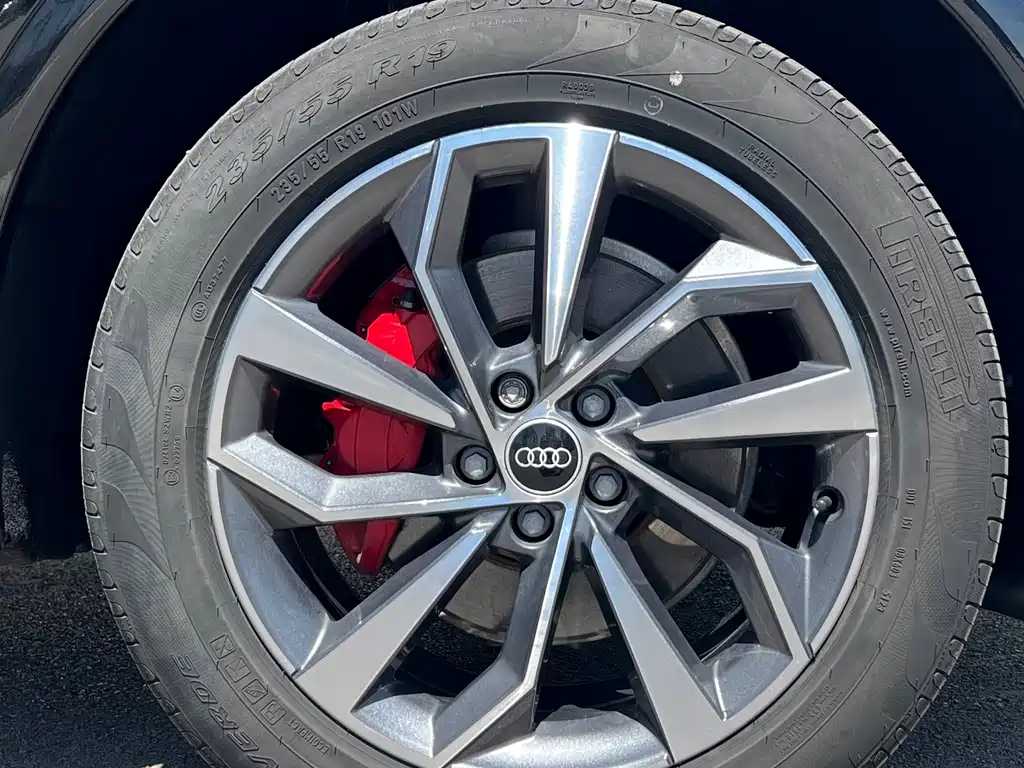 Audi Q5L — миниатюра 15