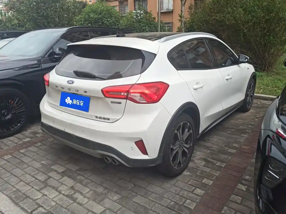 Ford Focus Active — миниатюра 3