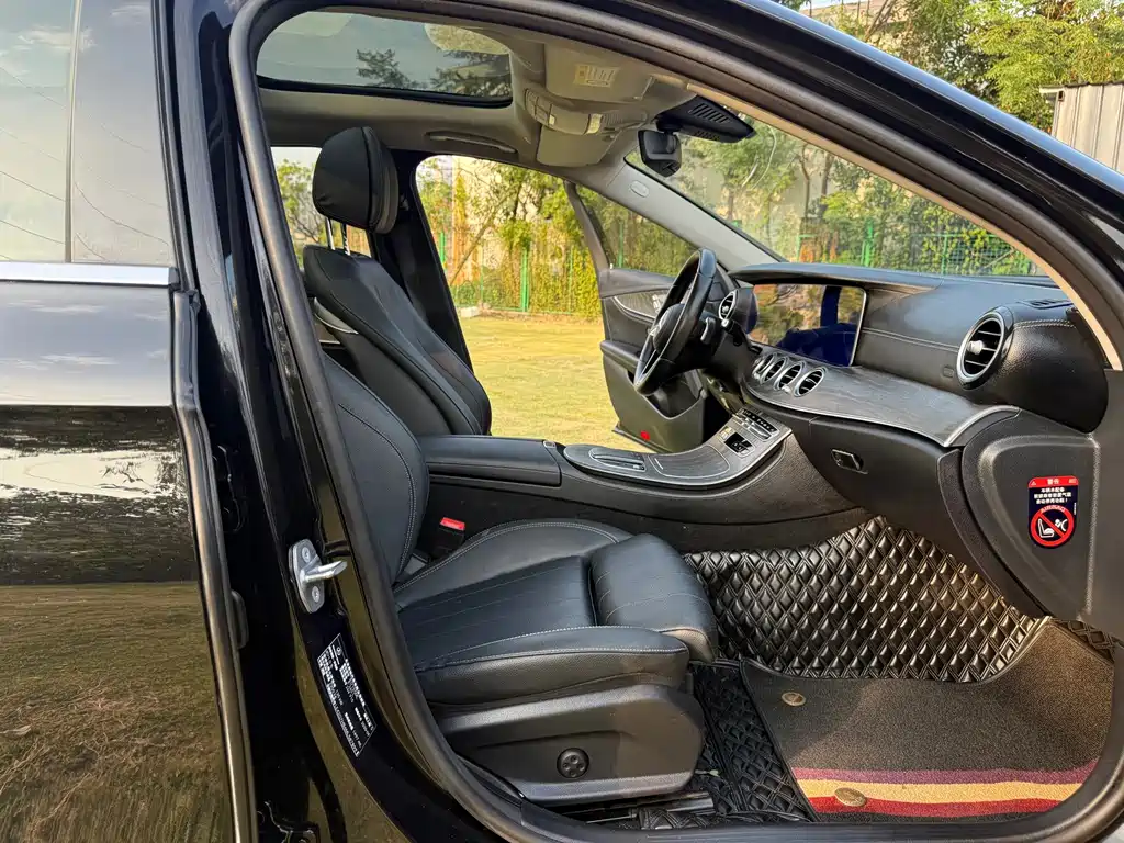 Mercedes-Benz E-Class — миниатюра 12