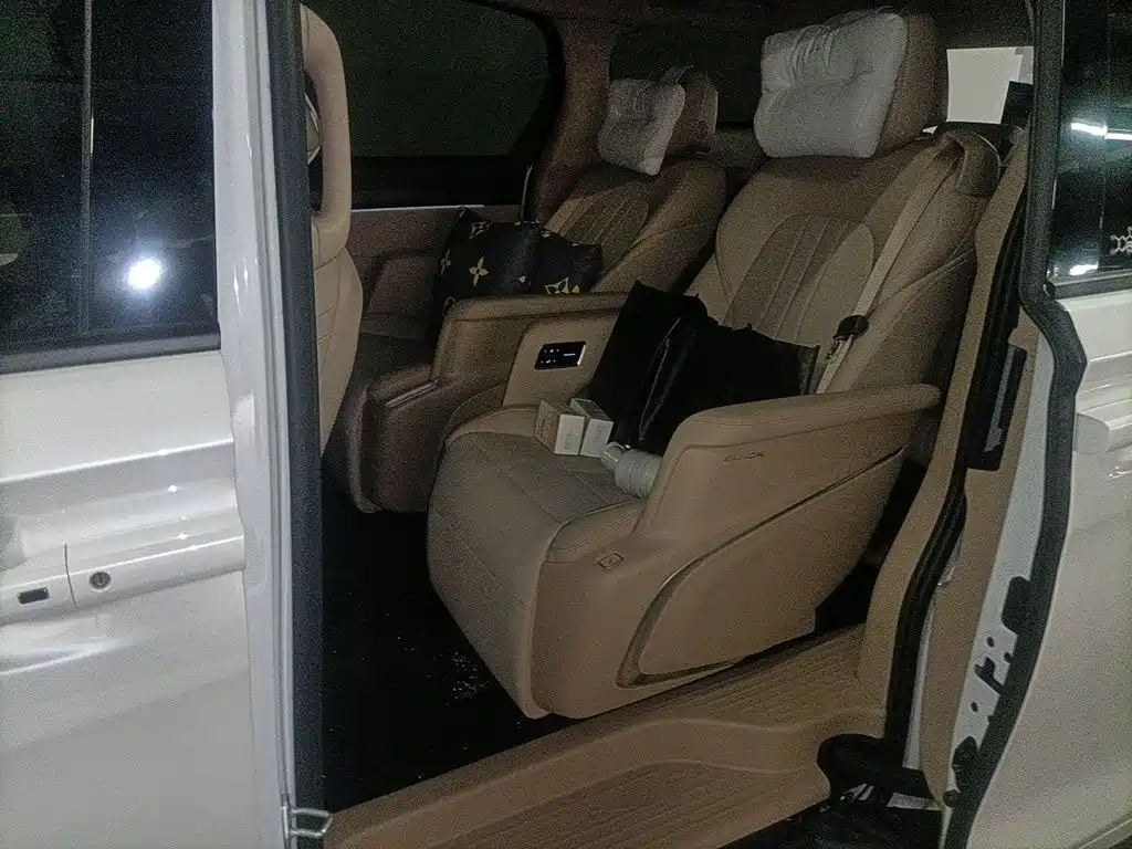 Buick GL8 Hybrid — миниатюра 13