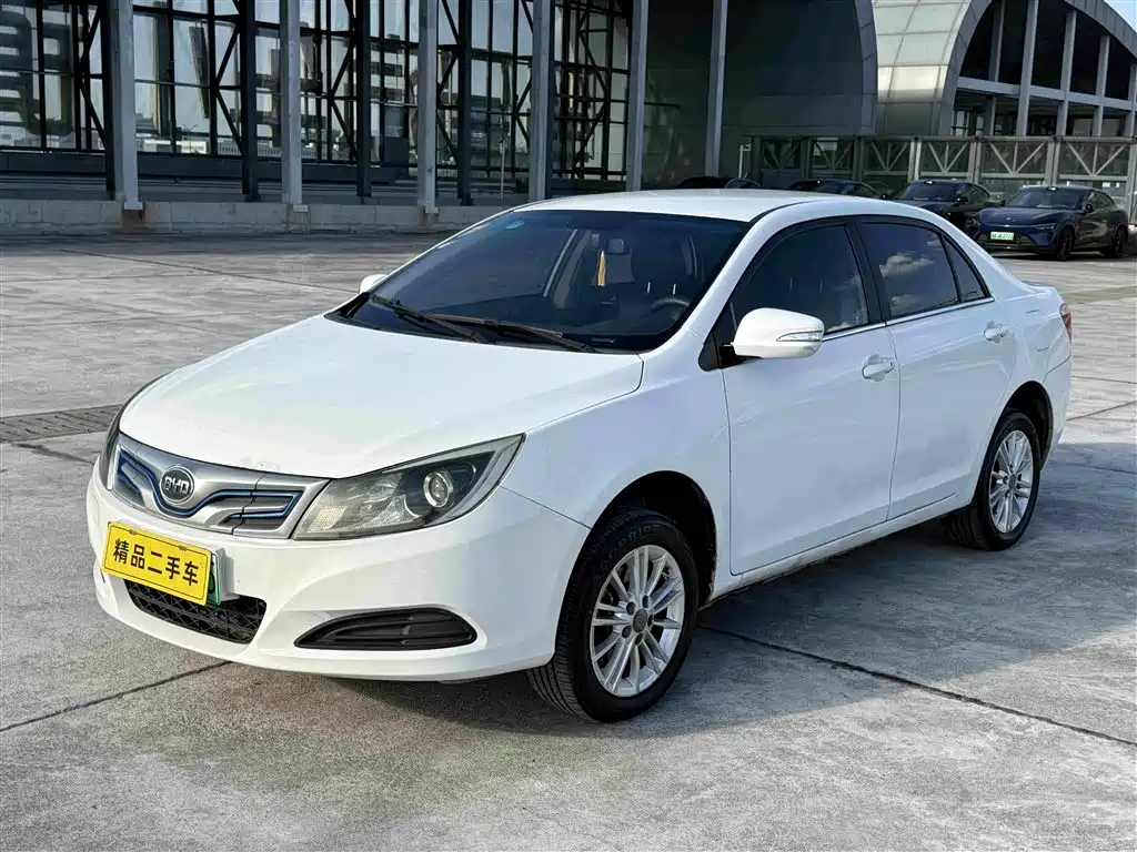 BYD e5