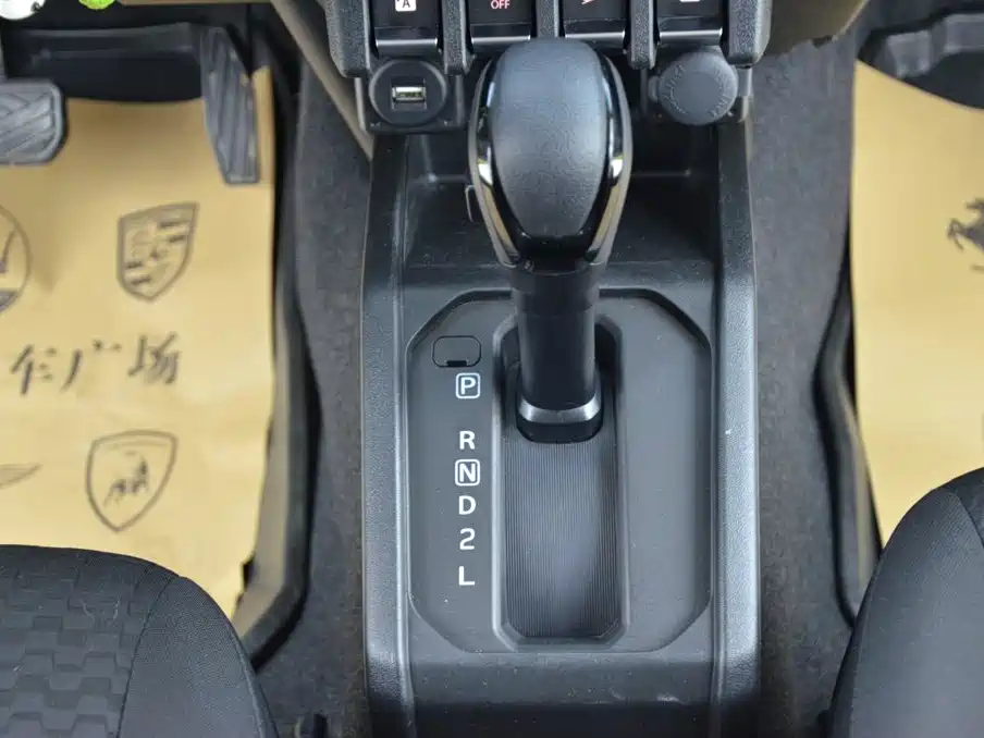 Suzuki Jimny — миниатюра 8