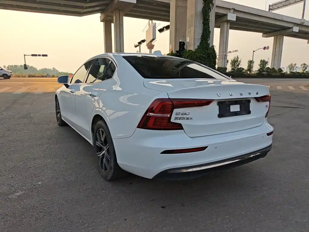 Volvo S60 — миниатюра 5