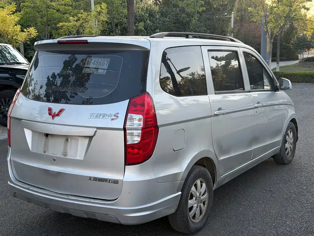 Wuling Hongguang — миниатюра 5