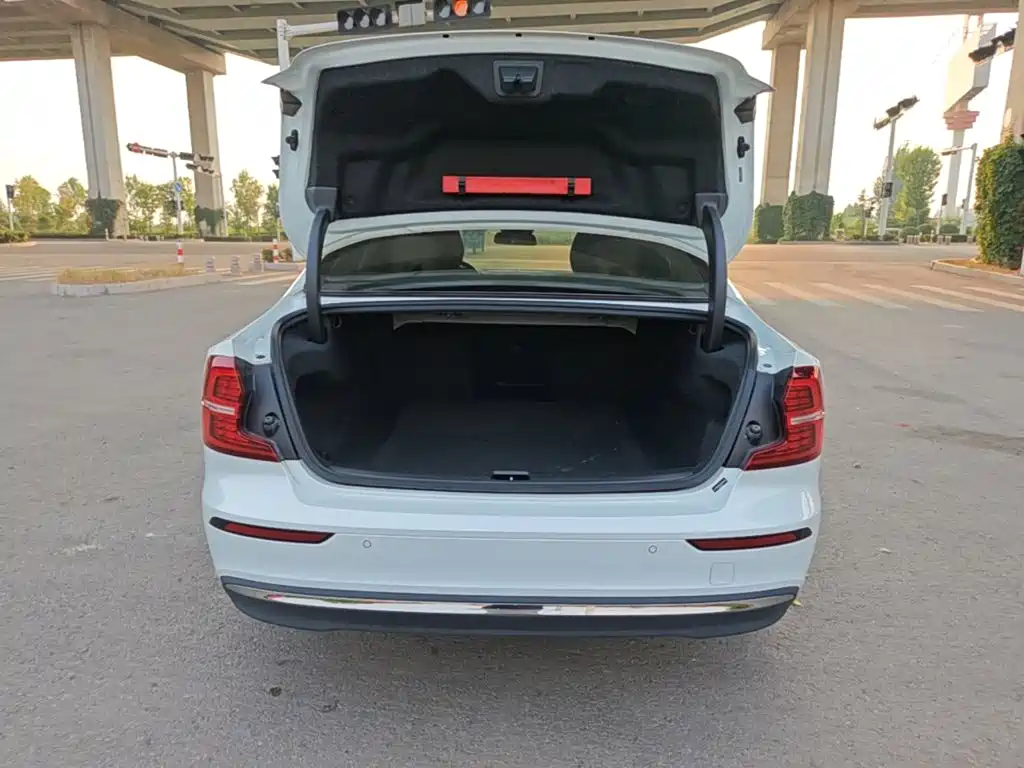 Volvo S60 — миниатюра 19