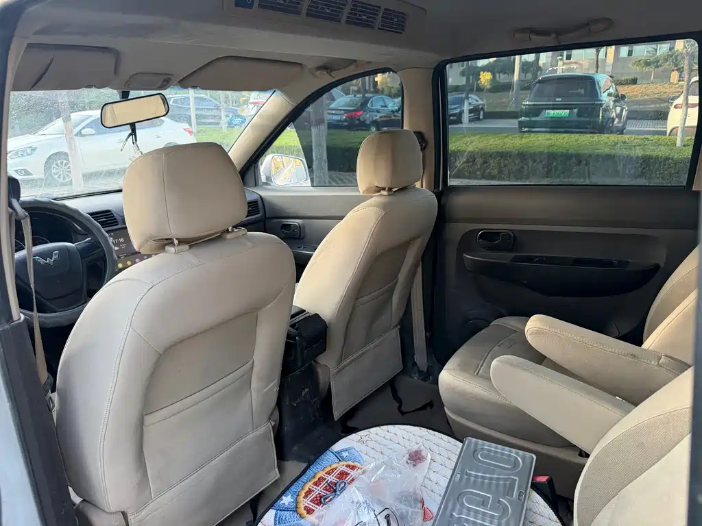Wuling Hongguang — миниатюра 10