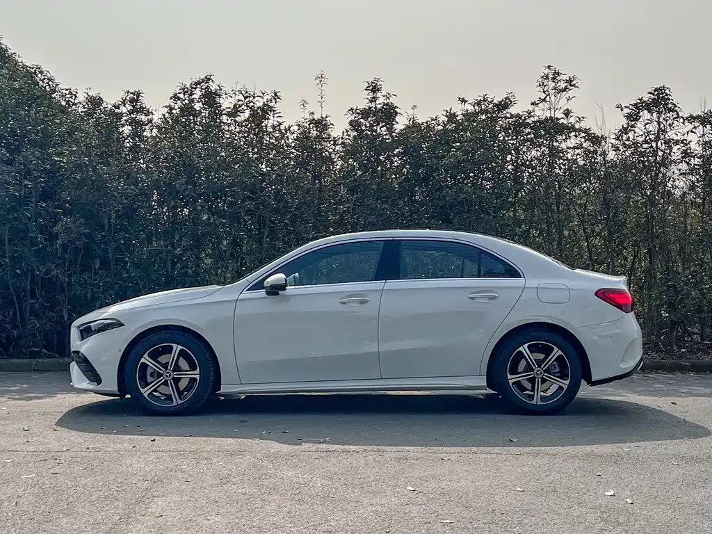 Mercedes-Benz A-Class A 2025 A 200 L Fashion