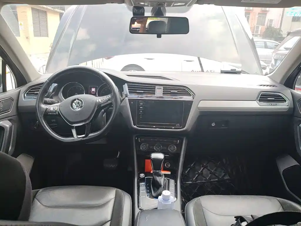 Volkswagen Tiguan L — миниатюра 14