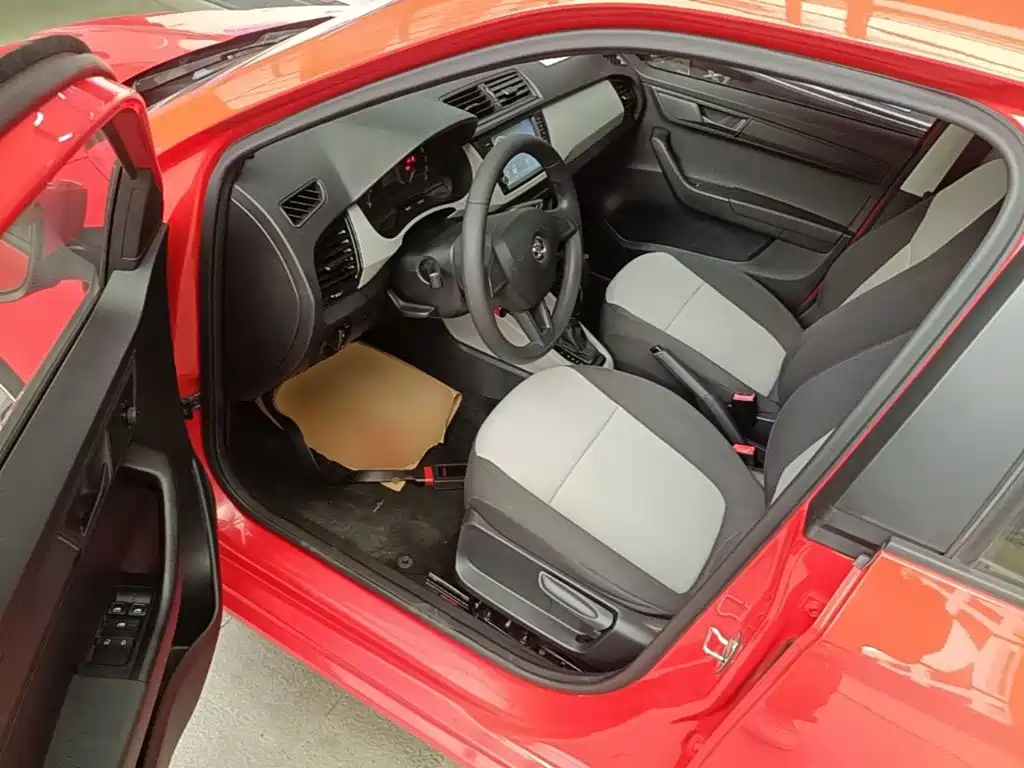 Skoda Fabia — миниатюра 16