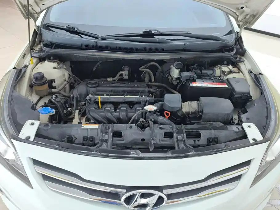 Hyundai Verna — миниатюра 10