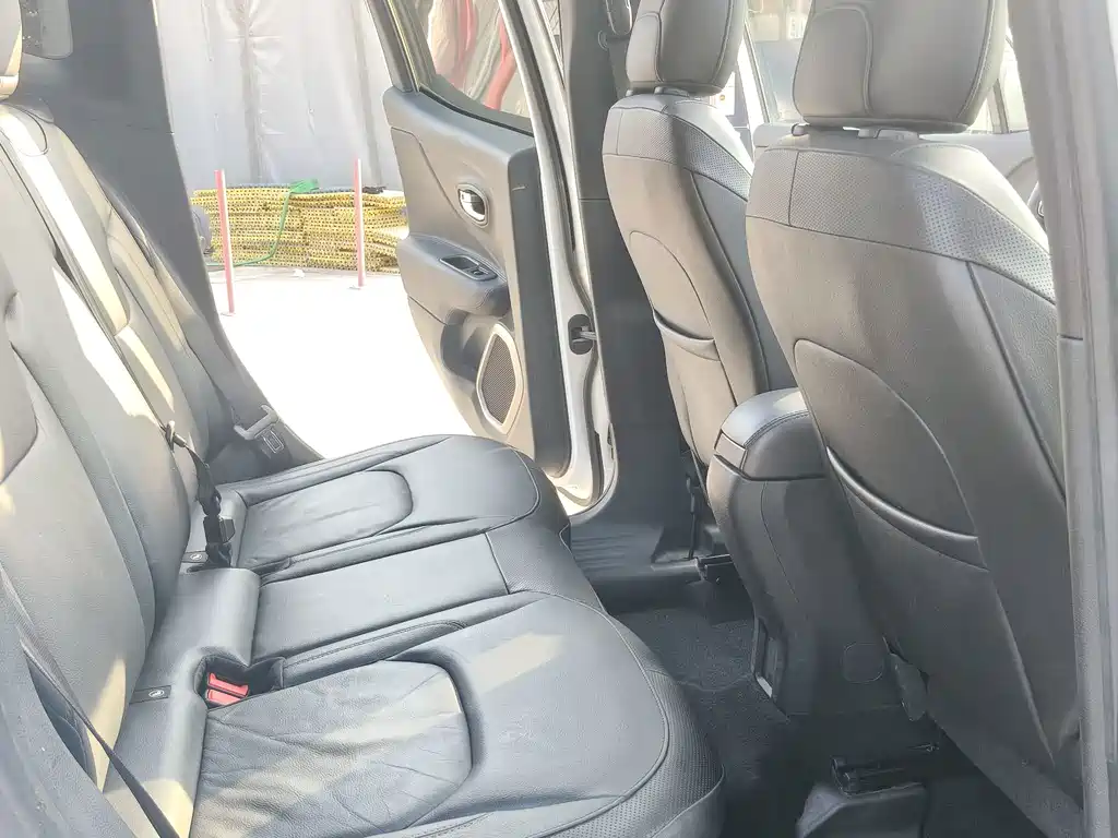 Jeep Renegade — миниатюра 23