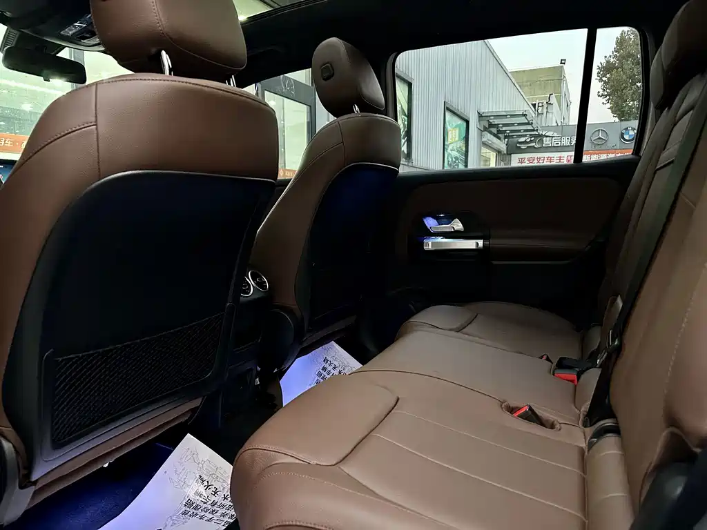 Mercedes-Benz GLB — миниатюра 12