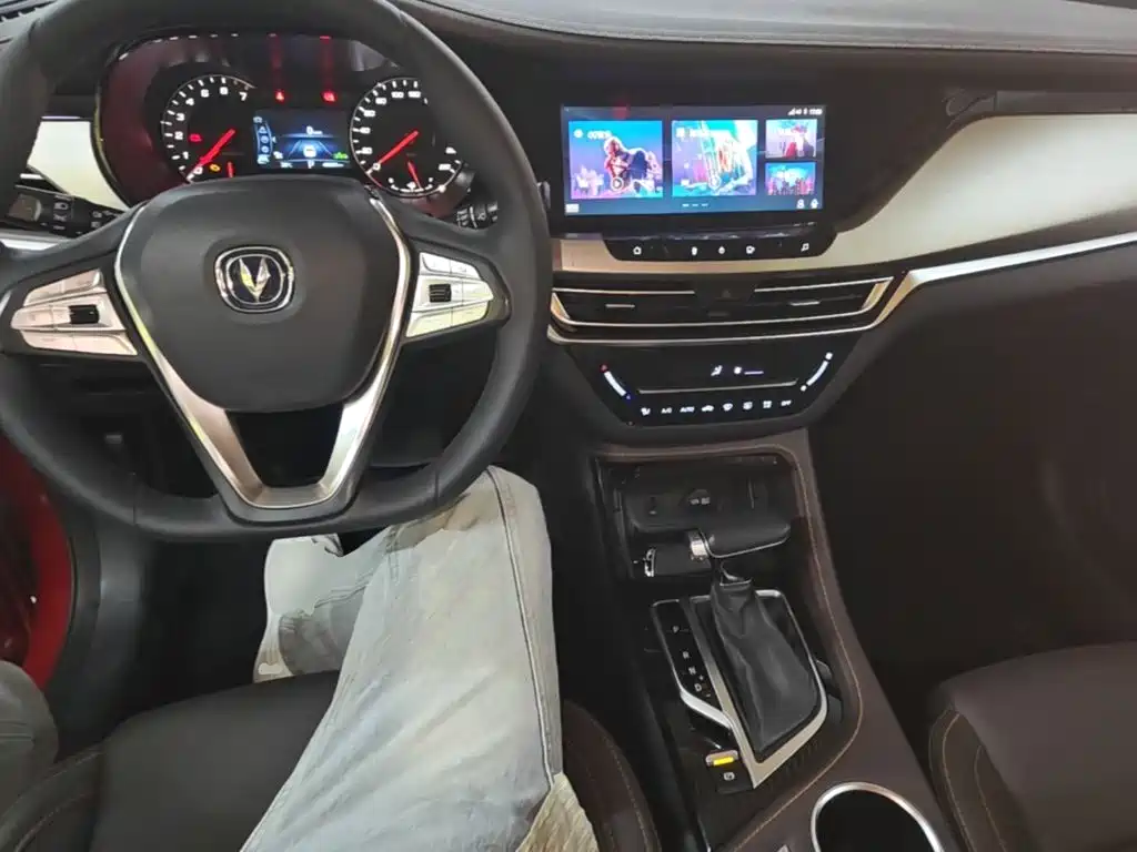 Changan CS35PLUS — миниатюра 10