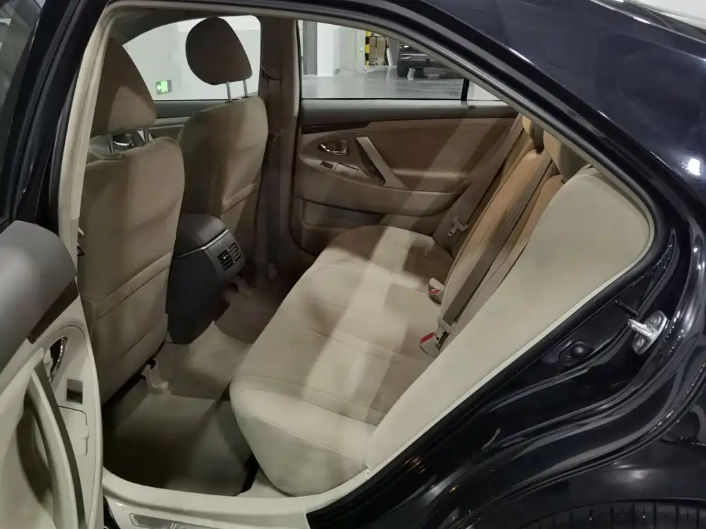Toyota Camry — миниатюра 15