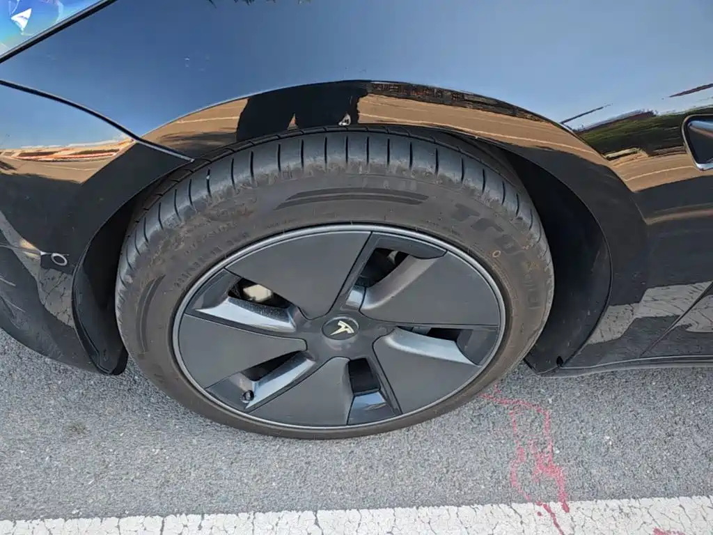 Tesla Model 3 — миниатюра 23