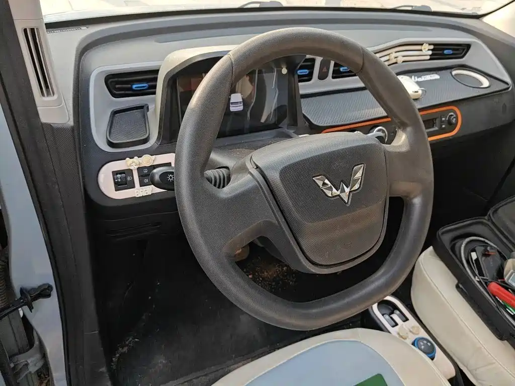 Wuling MINIEV — миниатюра 6