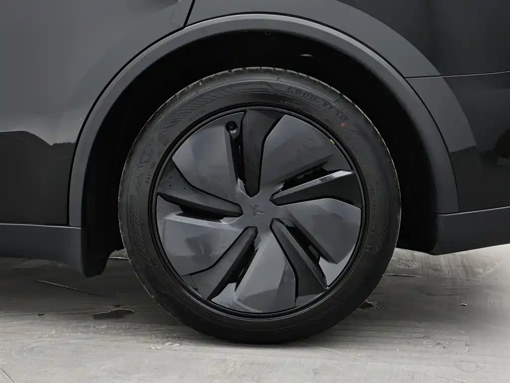 Tesla Model Y — фотографии объявления, Фото 11