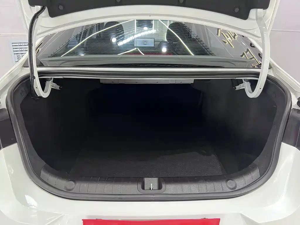 Geely Emgrand L — миниатюра 18