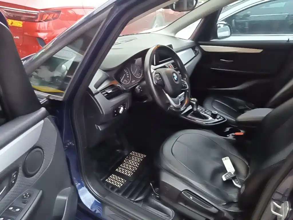 BMW 2 Series Active Tourer — миниатюра 16