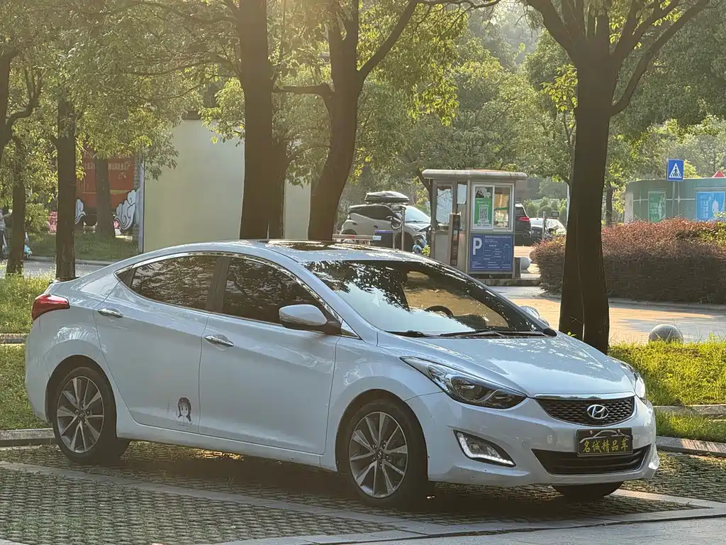 Hyundai Elantra Langdong — миниатюра 3