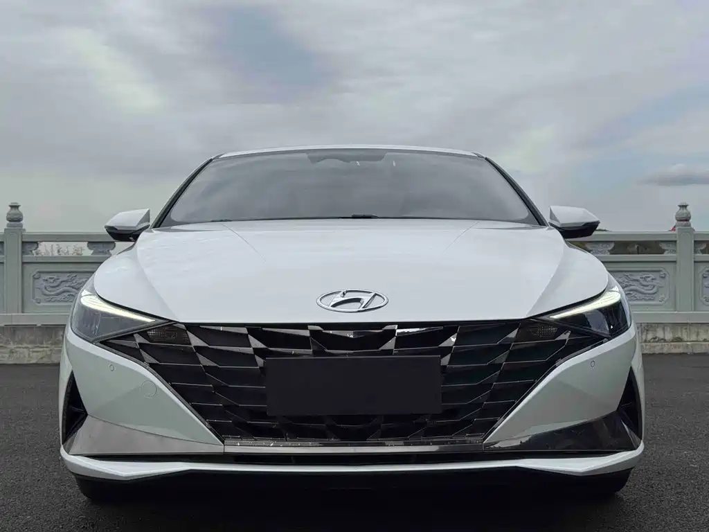Hyundai Elantra — миниатюра 2