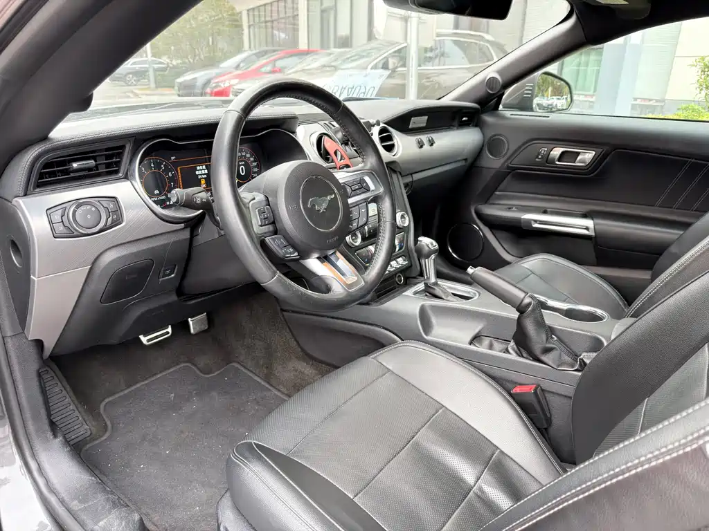 Ford Mustang — миниатюра 5