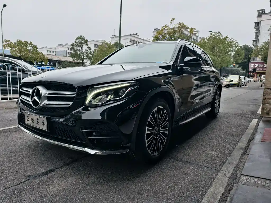 MERCEDES-BENZ GLC