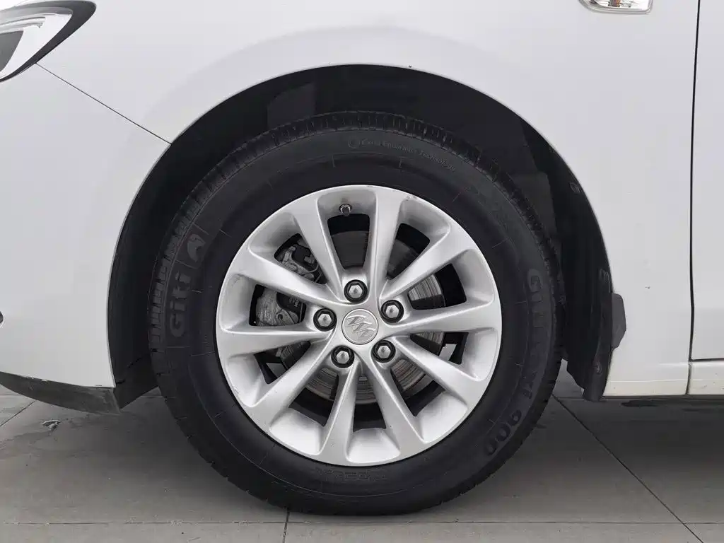 Buick Excelle — миниатюра 17