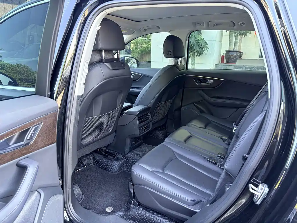 Audi Q7 — миниатюра 7
