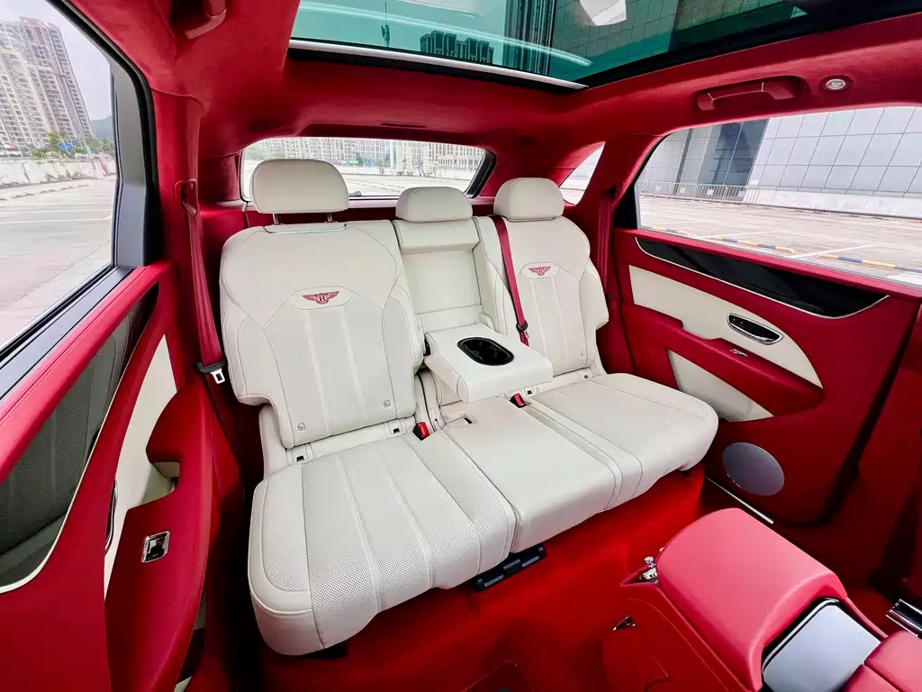 Bentley Bentayga 2026 4.0T V8