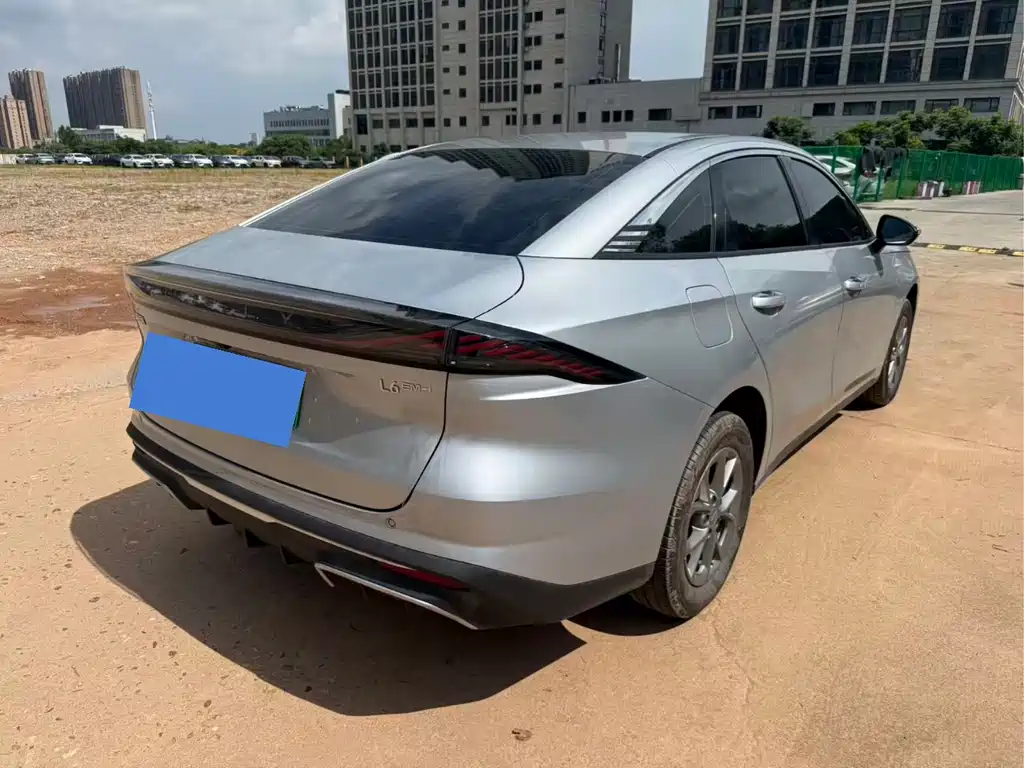 Geely Galaxy Galaxy L6 L6 2025 EM-i 60km