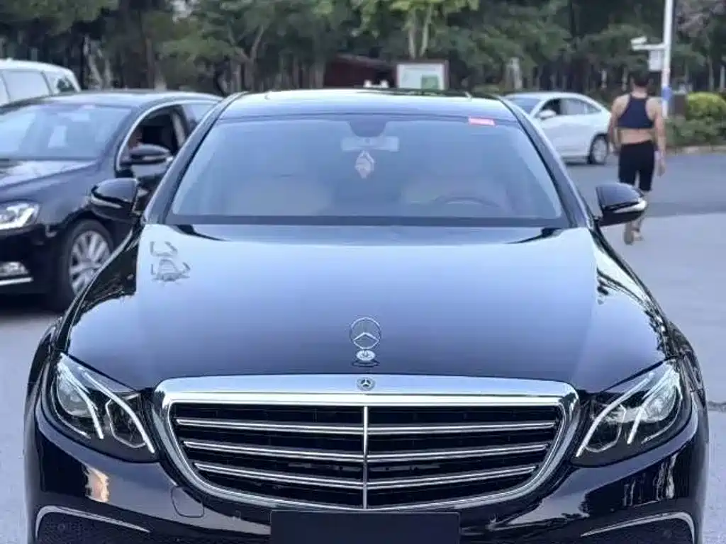 Mercedes-Benz E-Class — миниатюра 2
