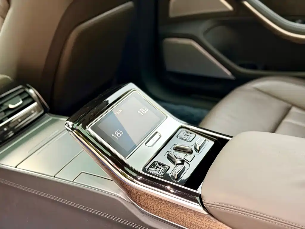 Audi A8 — миниатюра 14