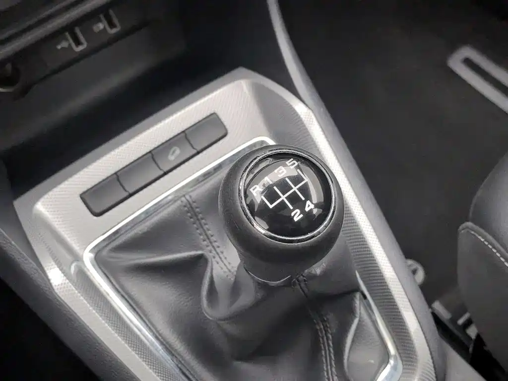 Roewe RX3 — миниатюра 13