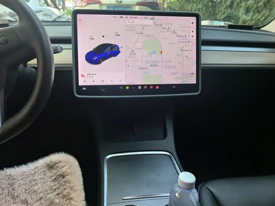 Tesla Model 3 — миниатюра 13