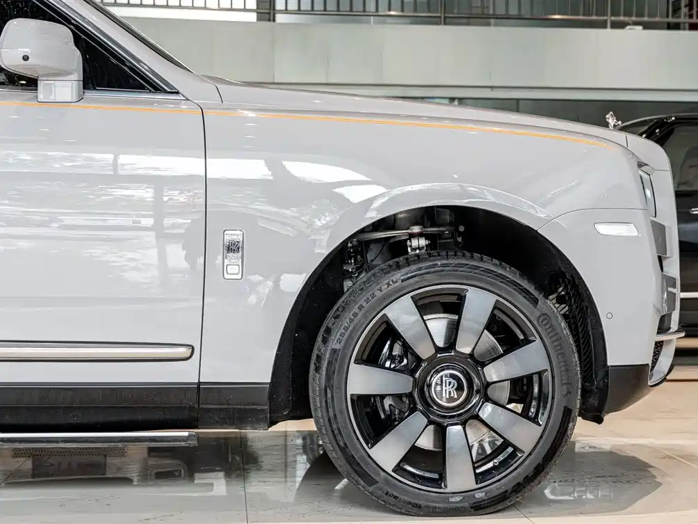 Rolls-Royce Cullinan 2018 мест