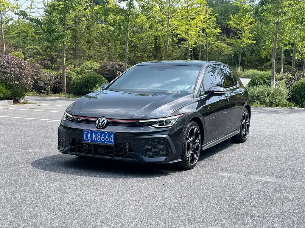 Volkswagen Golf GTI