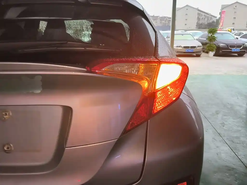 Toyota IZOA — миниатюра 8