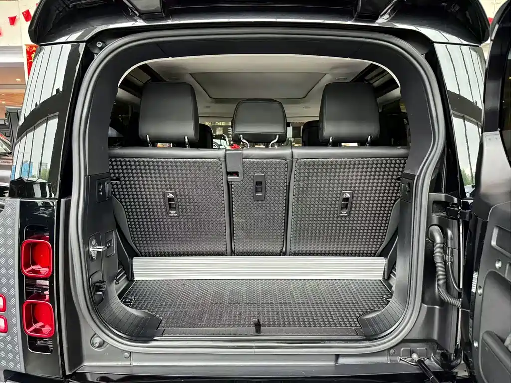 Land Rover Defender — миниатюра 10