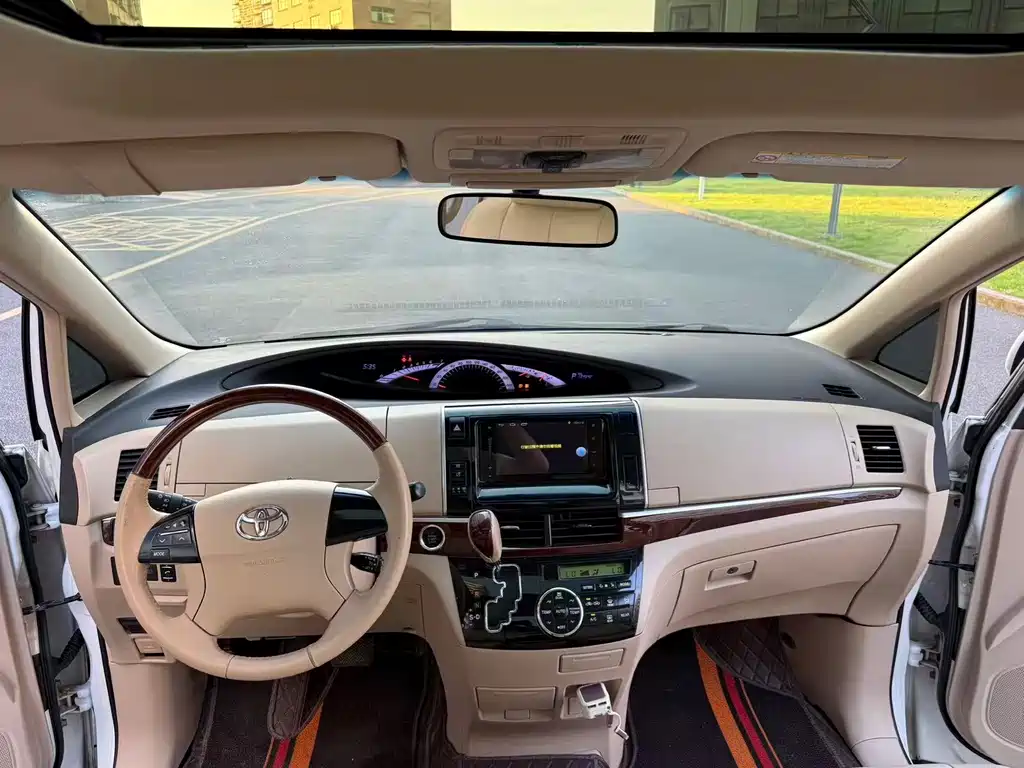 Toyota Previa — миниатюра 6