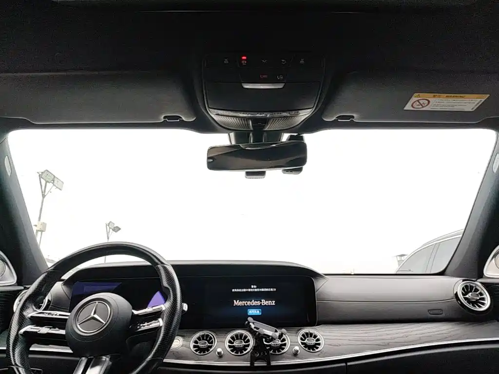 Mercedes-Benz E-Class (Import) — миниатюра 23