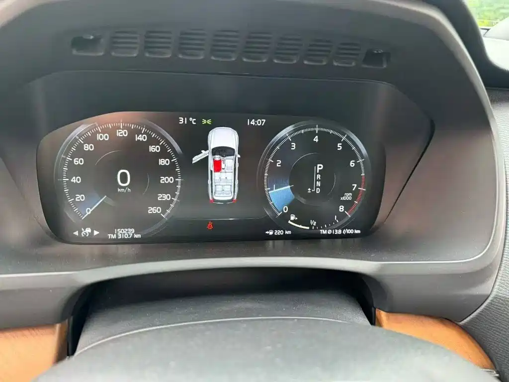 Volvo XC90 — миниатюра 7