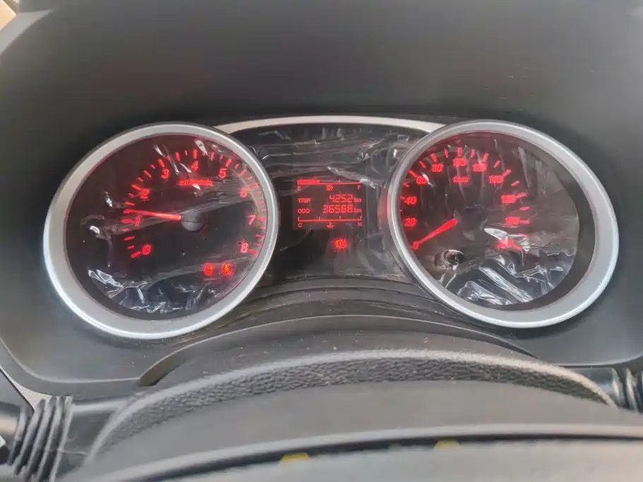 Wuling Hongguang — миниатюра 14