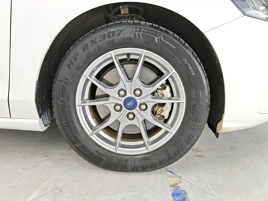 Ford Focus — миниатюра 6